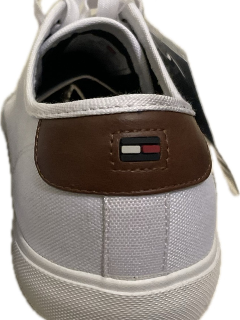 Tommy Hilfiger White and Navy Low-Top Men’s Sneaker Size 10 w-Spot - Picture 8 of 13